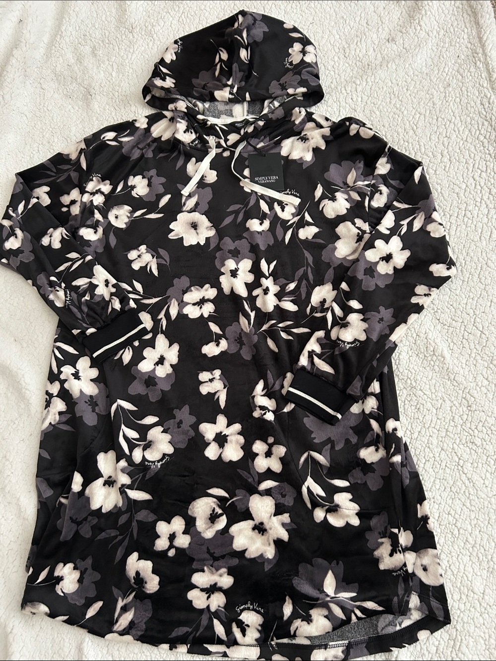 Simply Vera “nwt” soft velour Floral Hoodie loungewear - Black & White Sz: M